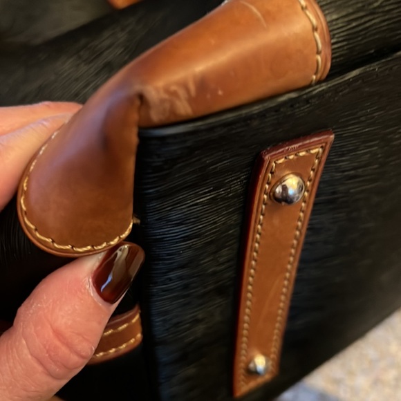 Dooney and Bourke Black Satchel - Good Used Condition 🌺 - Picture 13 of 16